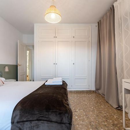 Claveles Apartment By Bossh! Apartments Малага Экстерьер фото