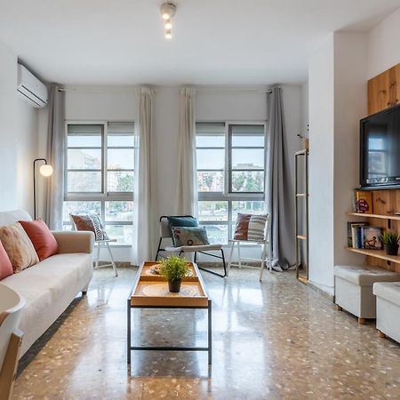 Claveles Apartment By Bossh! Apartments Малага Экстерьер фото