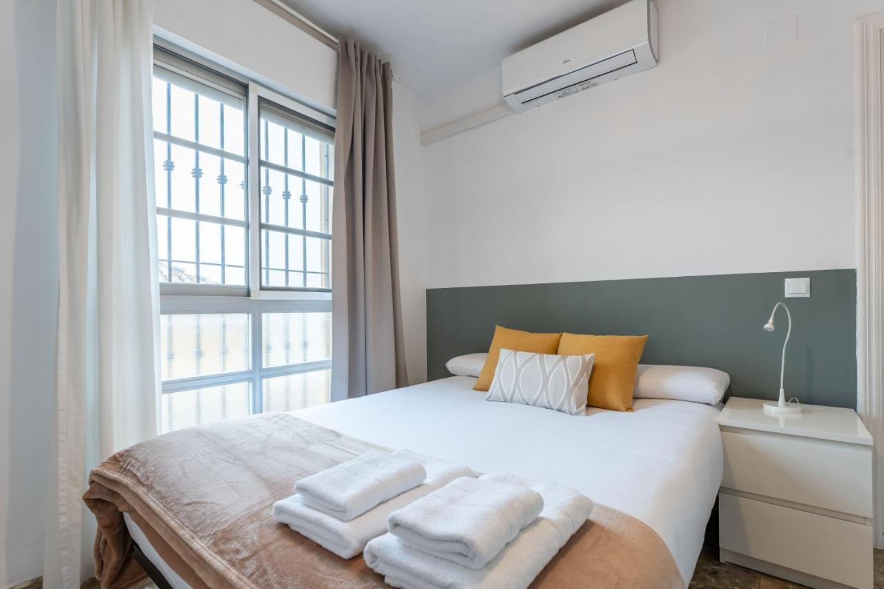 Claveles Apartment By Bossh! Apartments Малага Экстерьер фото