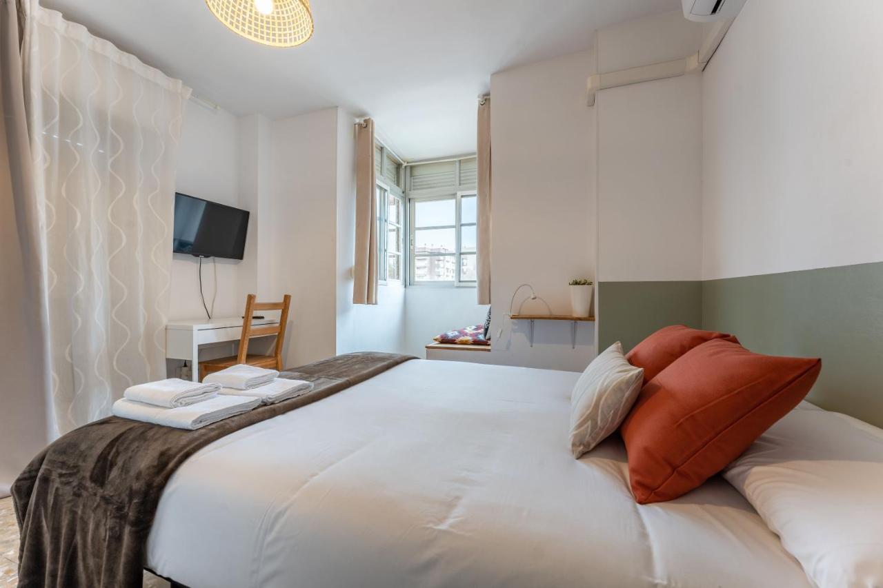 Claveles Apartment By Bossh! Apartments Малага Экстерьер фото