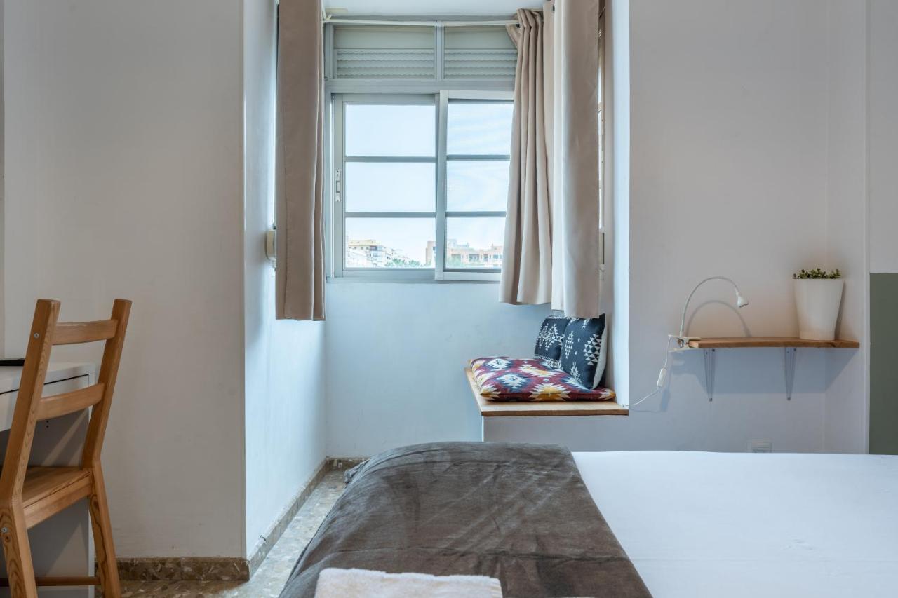 Claveles Apartment By Bossh! Apartments Малага Экстерьер фото