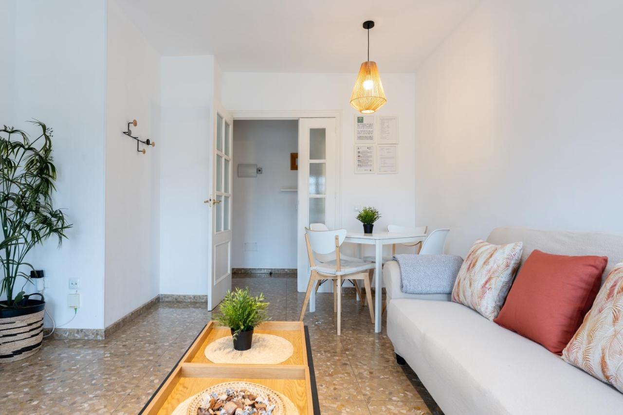Claveles Apartment By Bossh! Apartments Малага Экстерьер фото