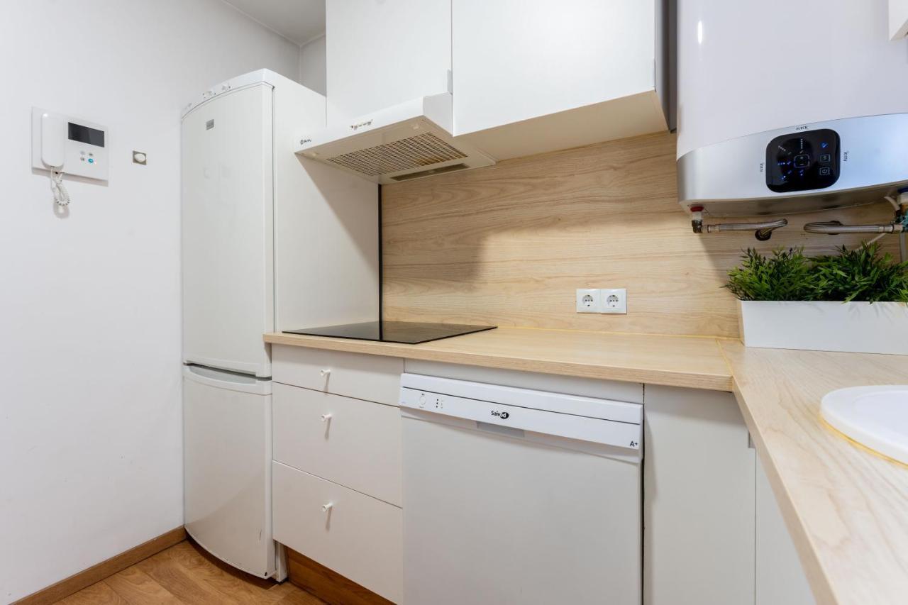 Claveles Apartment By Bossh! Apartments Малага Экстерьер фото